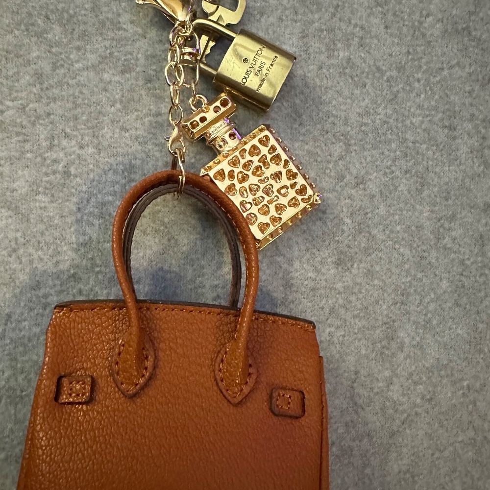 Bag Charm/Key Ring with Authentic Louis Vuitton Lock & Key - Picture 3 of 9